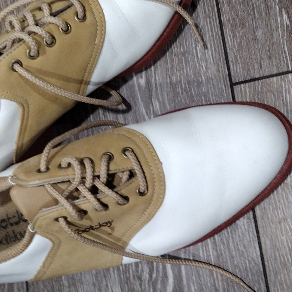 Foot Joy womens tan and white saddle shoe golf shoes. Size 8 - Picture 2 of 11